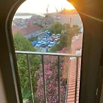 Castropola Views With Private Parking Διαμέρισμα