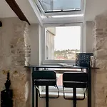 Castropola Views With Private Parking Apartament *