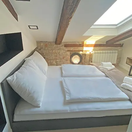 Castropola Views With Private Parking Apartment *