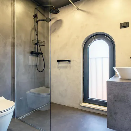 Castropola Views With Private Parking Apartment *