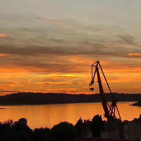 Castropola Views With Private Parking Pula