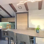 Castropola Views With Private Parking * 普拉